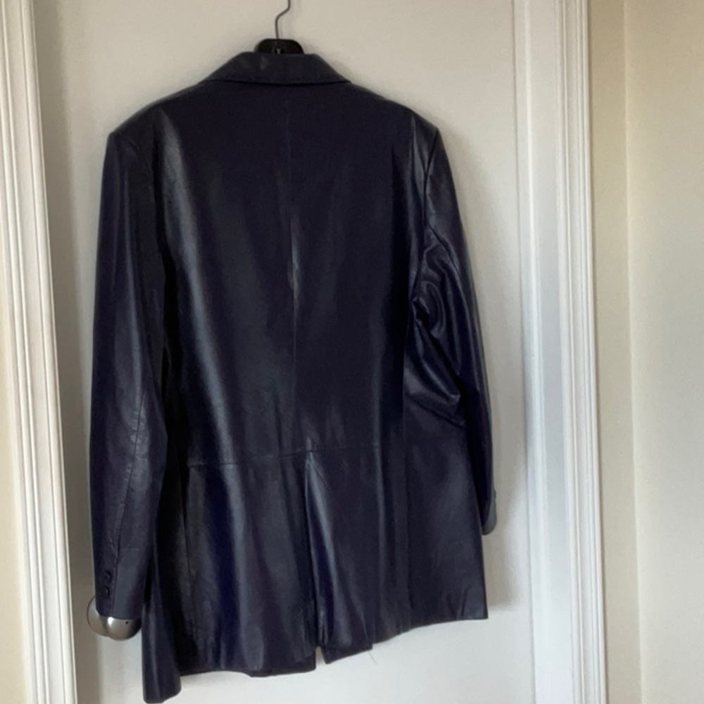 Leather jacket - Picture 2 of 4